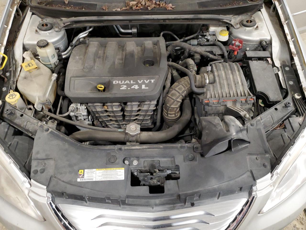 2012 Chrysler 200 - Image 11