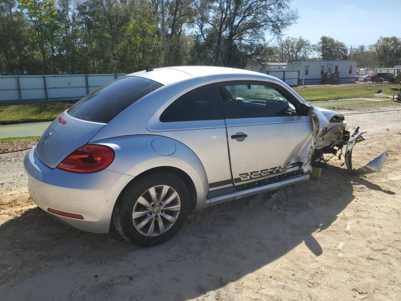 2013 Volkswagen Beetle - Image 3