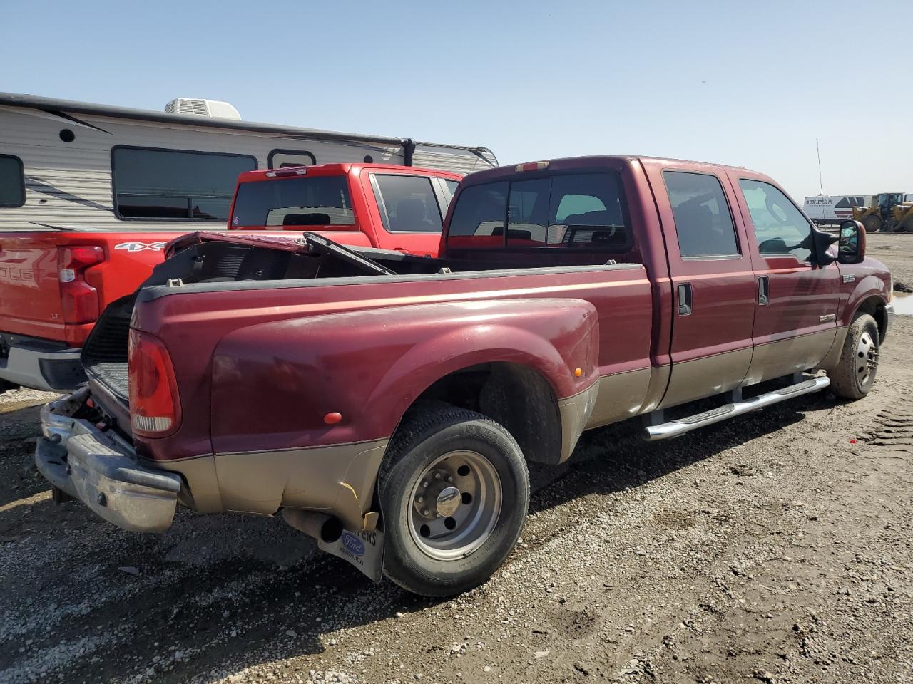 2004 Ford F350 - Image 3