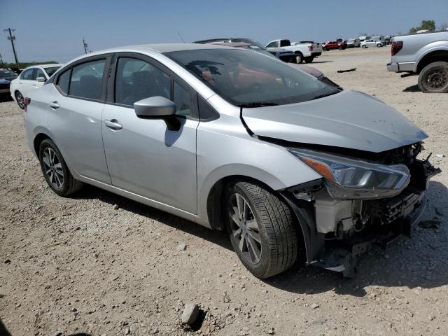  NISSAN VERSA 2022 Сріблястий