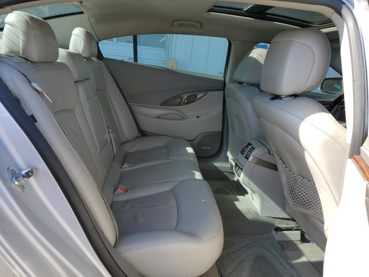 2010 Buick LaCrosse - Image 10