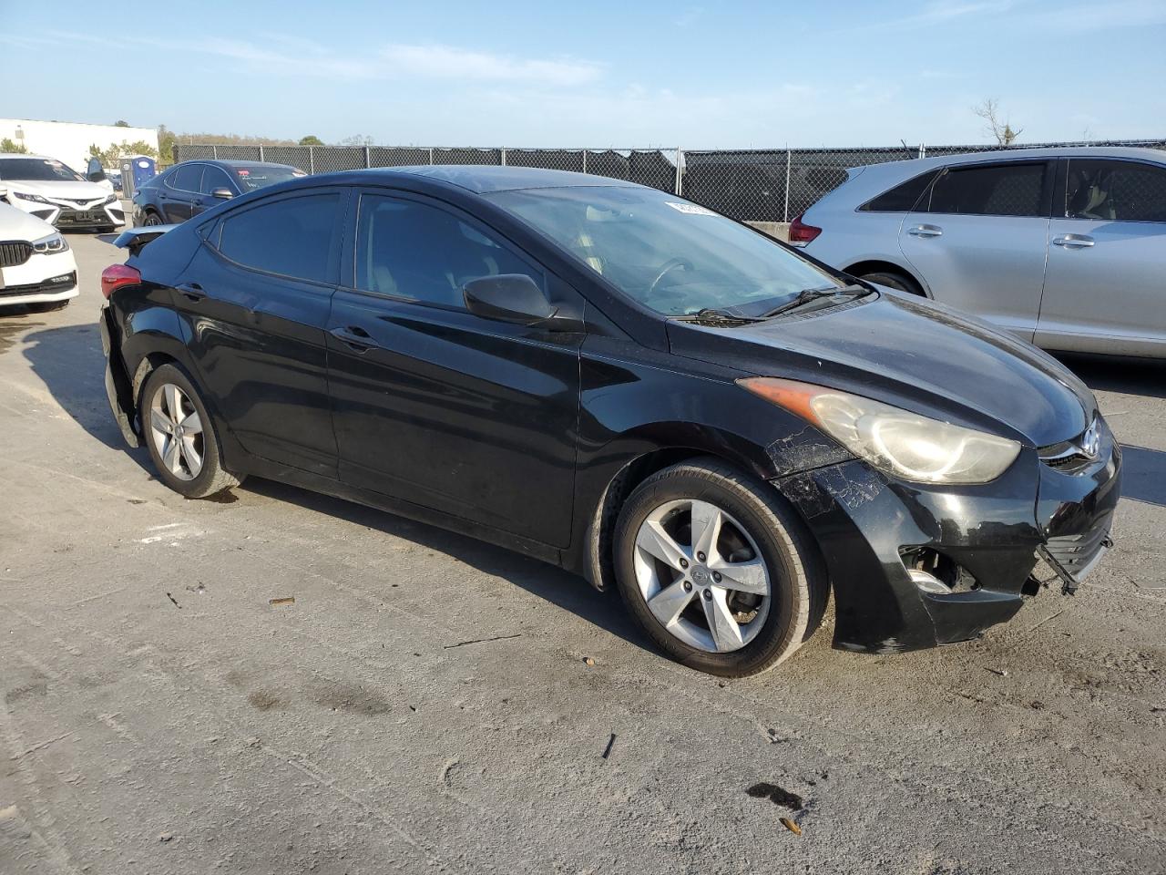2013 Hyundai Elantra - Image 4