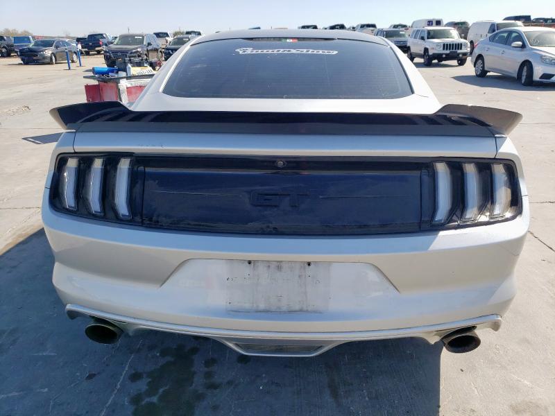 Coupet FORD MUSTANG 2017 Srebrny
