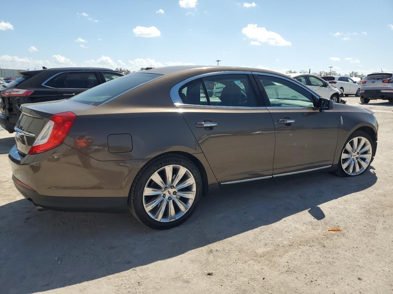 2015 Lincoln MKS - Image 3