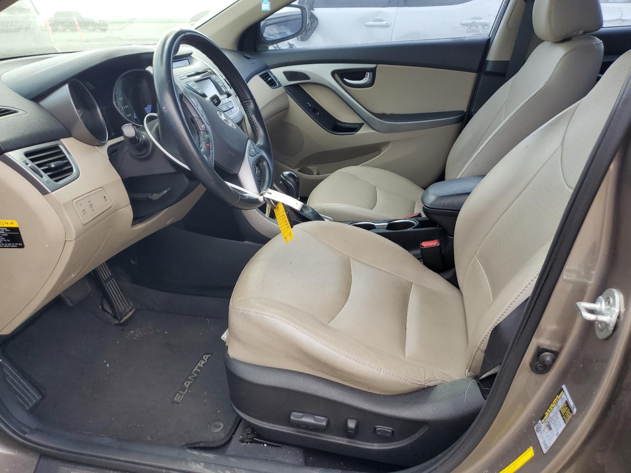 2015 Hyundai Elantra - Image 7