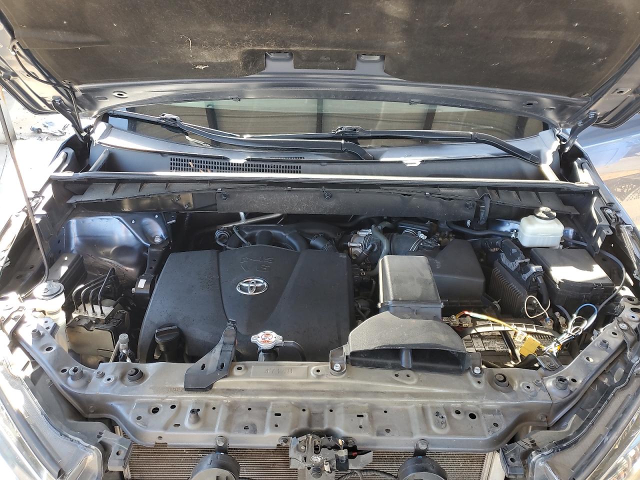 2018 Toyota Highlander - Image 11