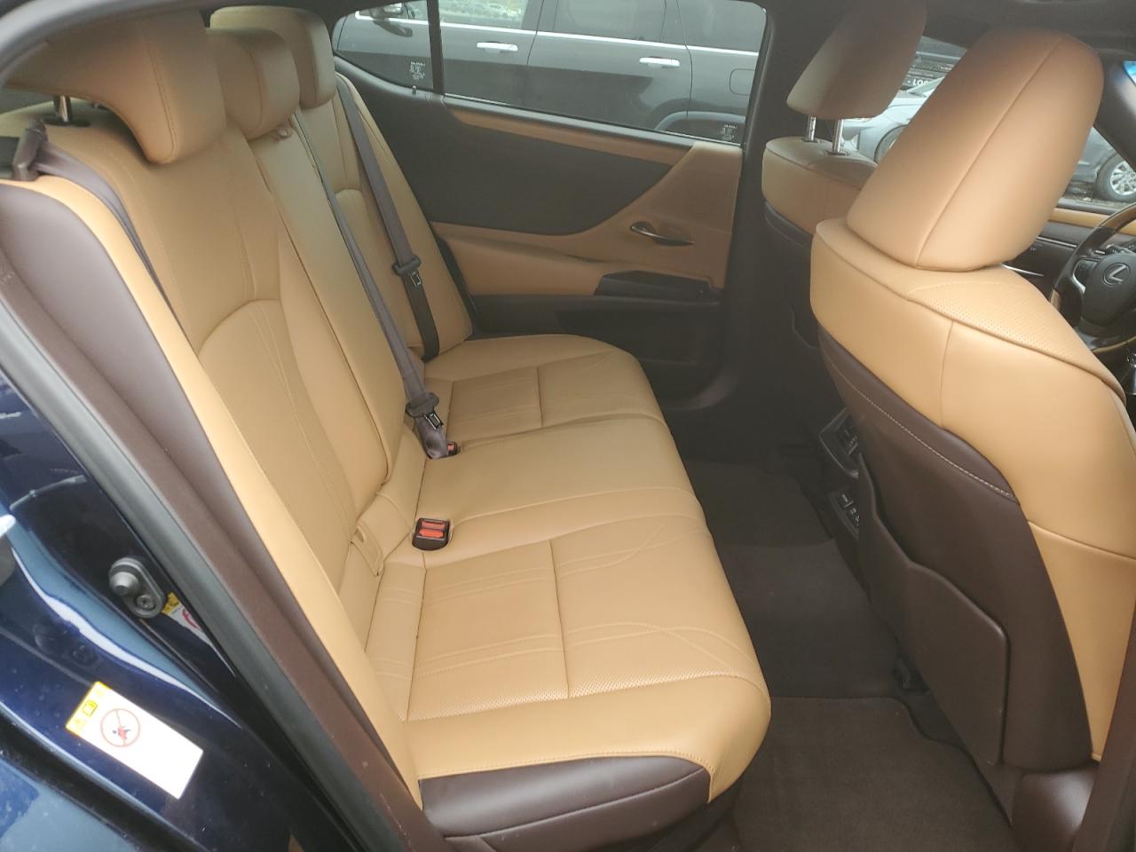 2019 Lexus ES - Image 10