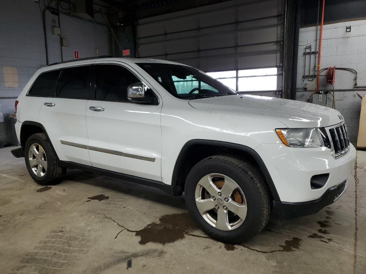2013 Jeep Grand Cherokee - Image 4