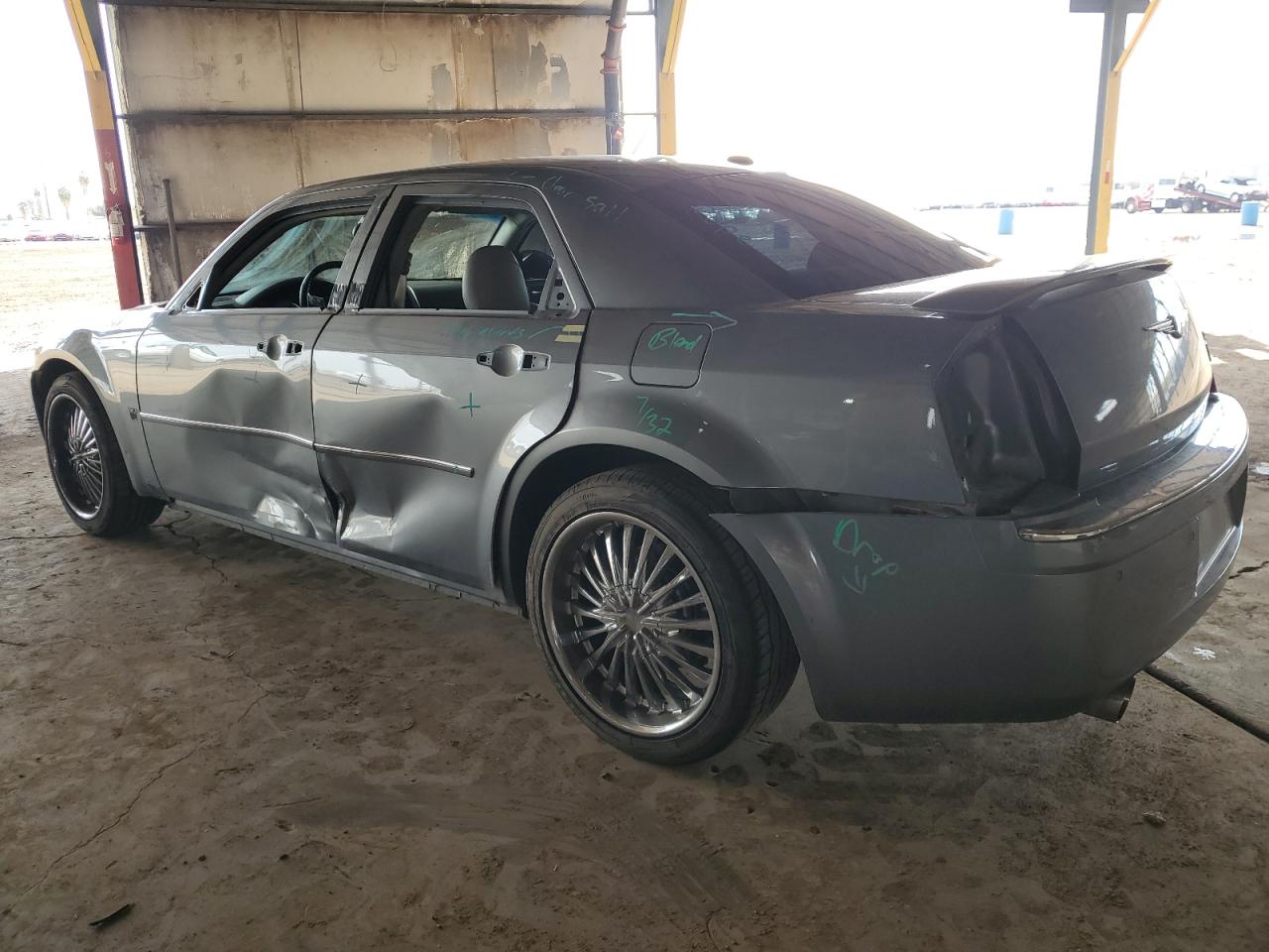 2007 Chrysler 300 - Image 2