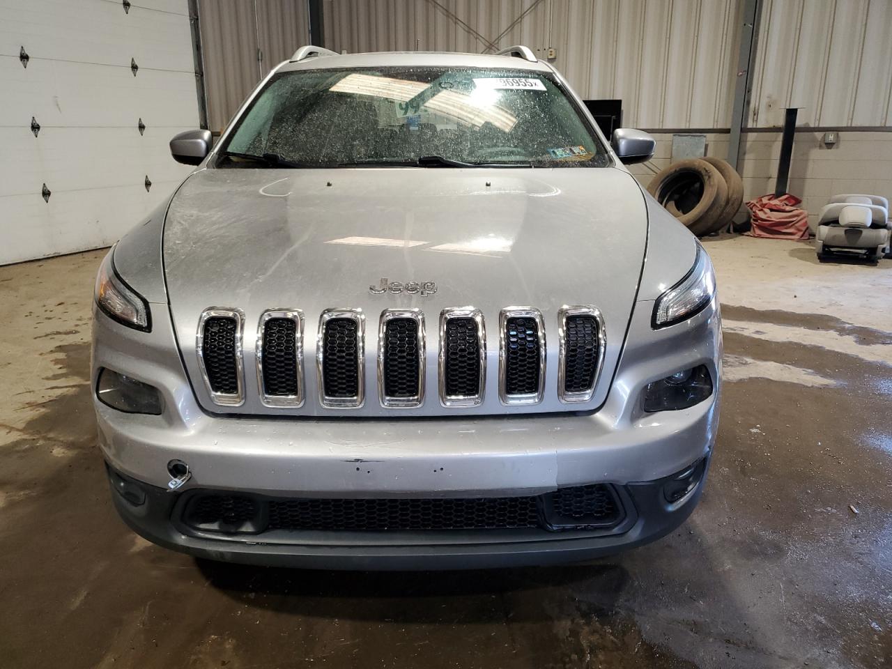 2015 Jeep Grand Cherokee - Image 5