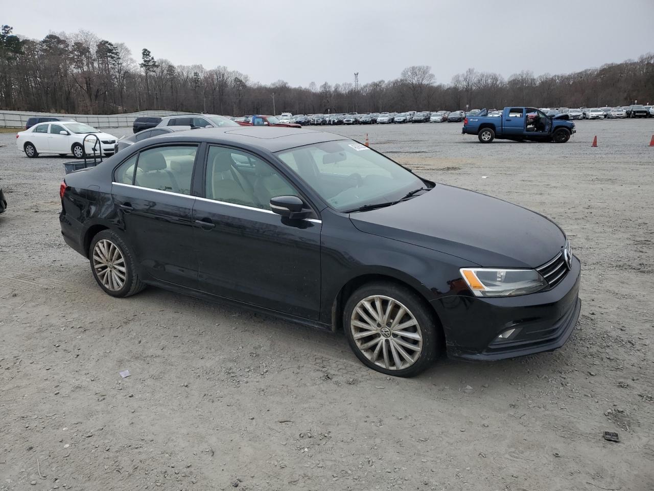 2015 Volkswagen Jetta - Image 4