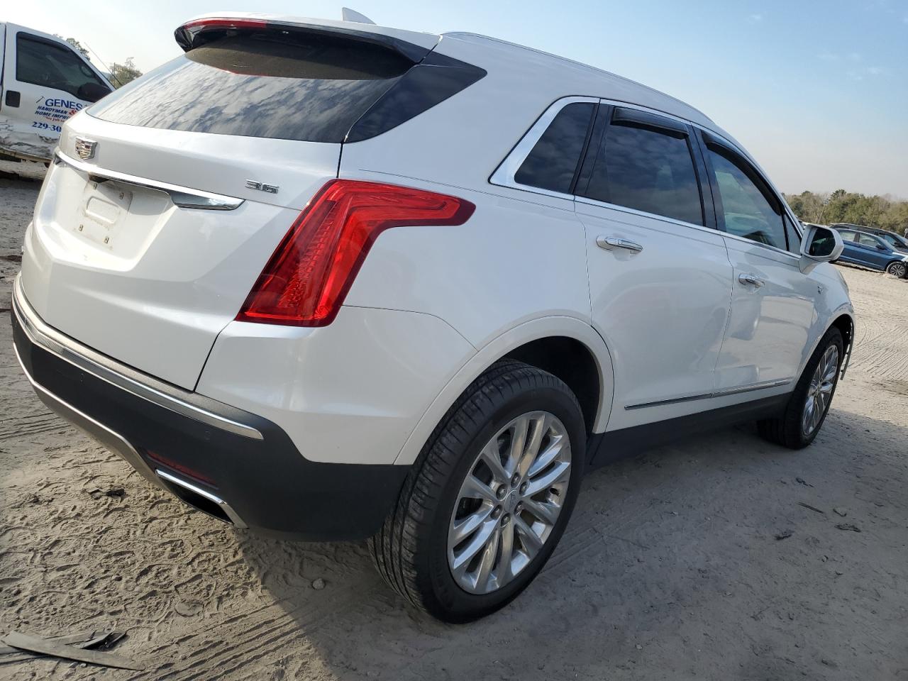 2017 Cadillac XT5 - Image 3