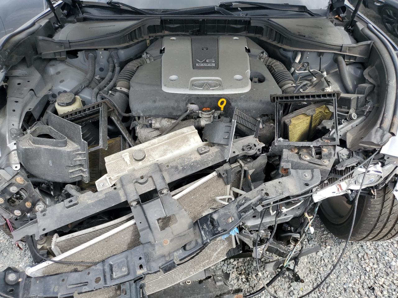 2015 Infiniti Q70 - Image 11