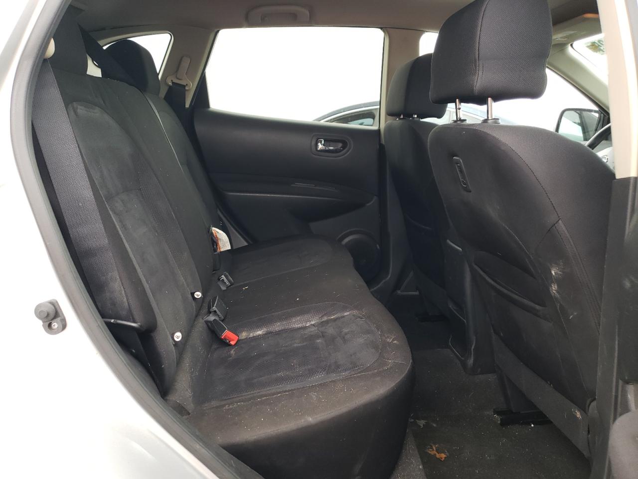 2015 Nissan Rogue - Image 11