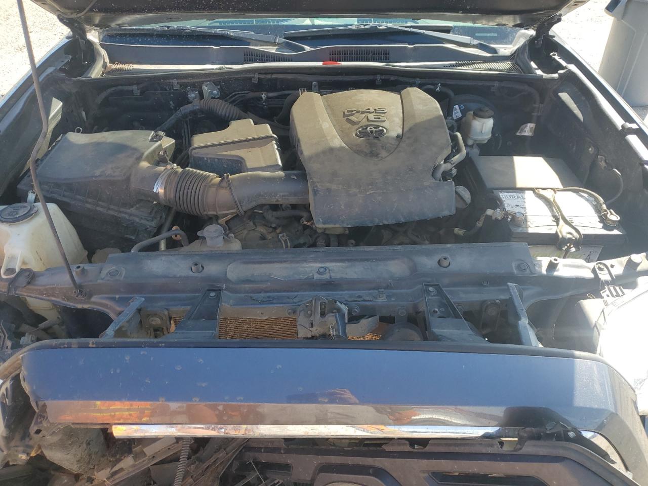 2019 Toyota Tacoma - Image 13