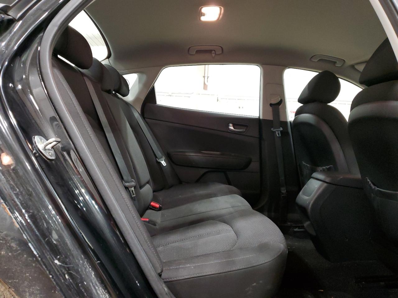 2016 Kia Optima - Image 10