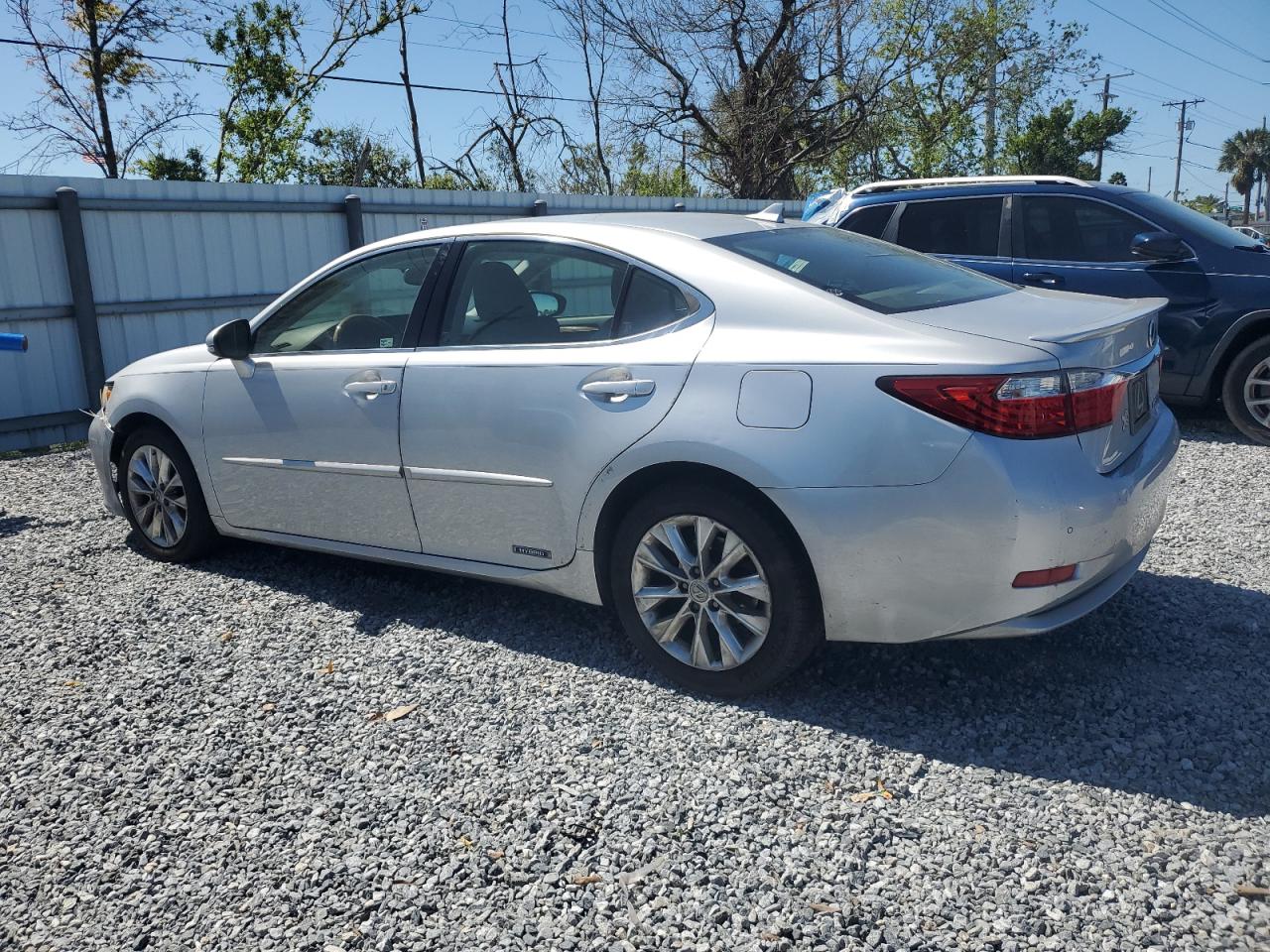 2013 Lexus ES - Image 2