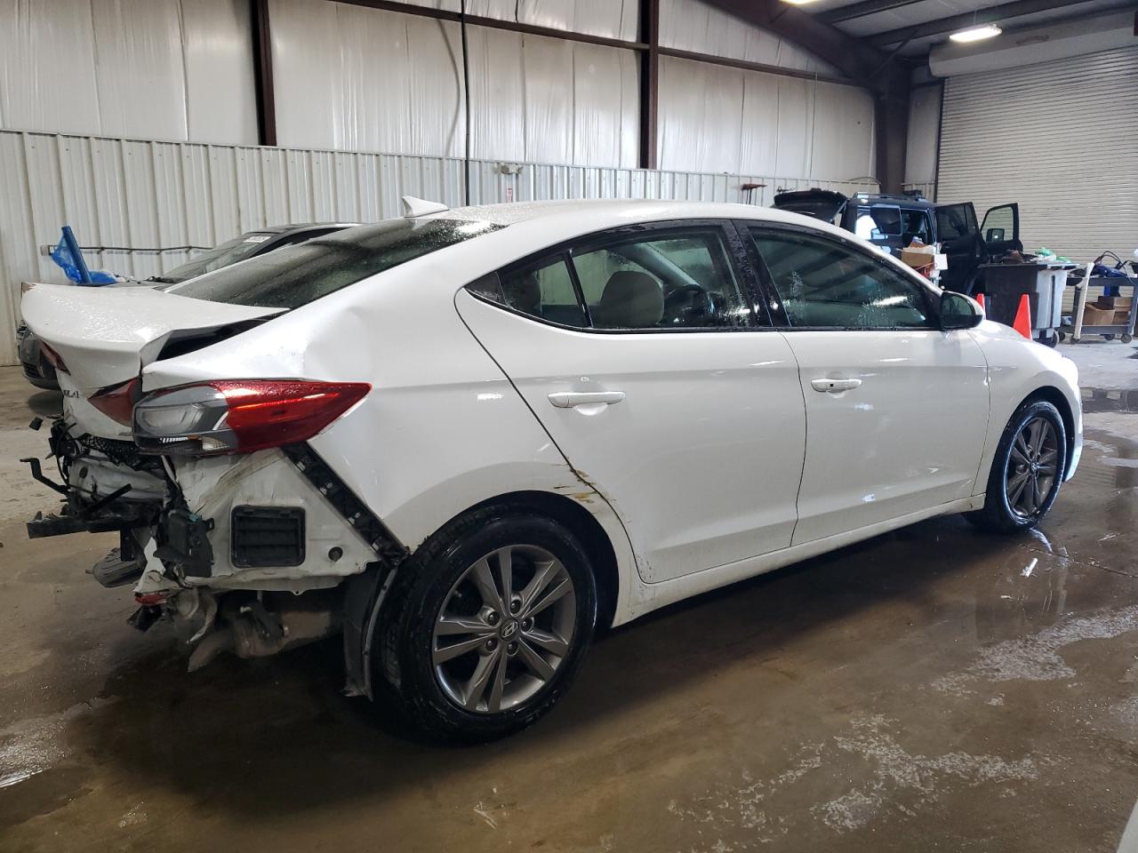 2017 Hyundai Elantra - Image 3
