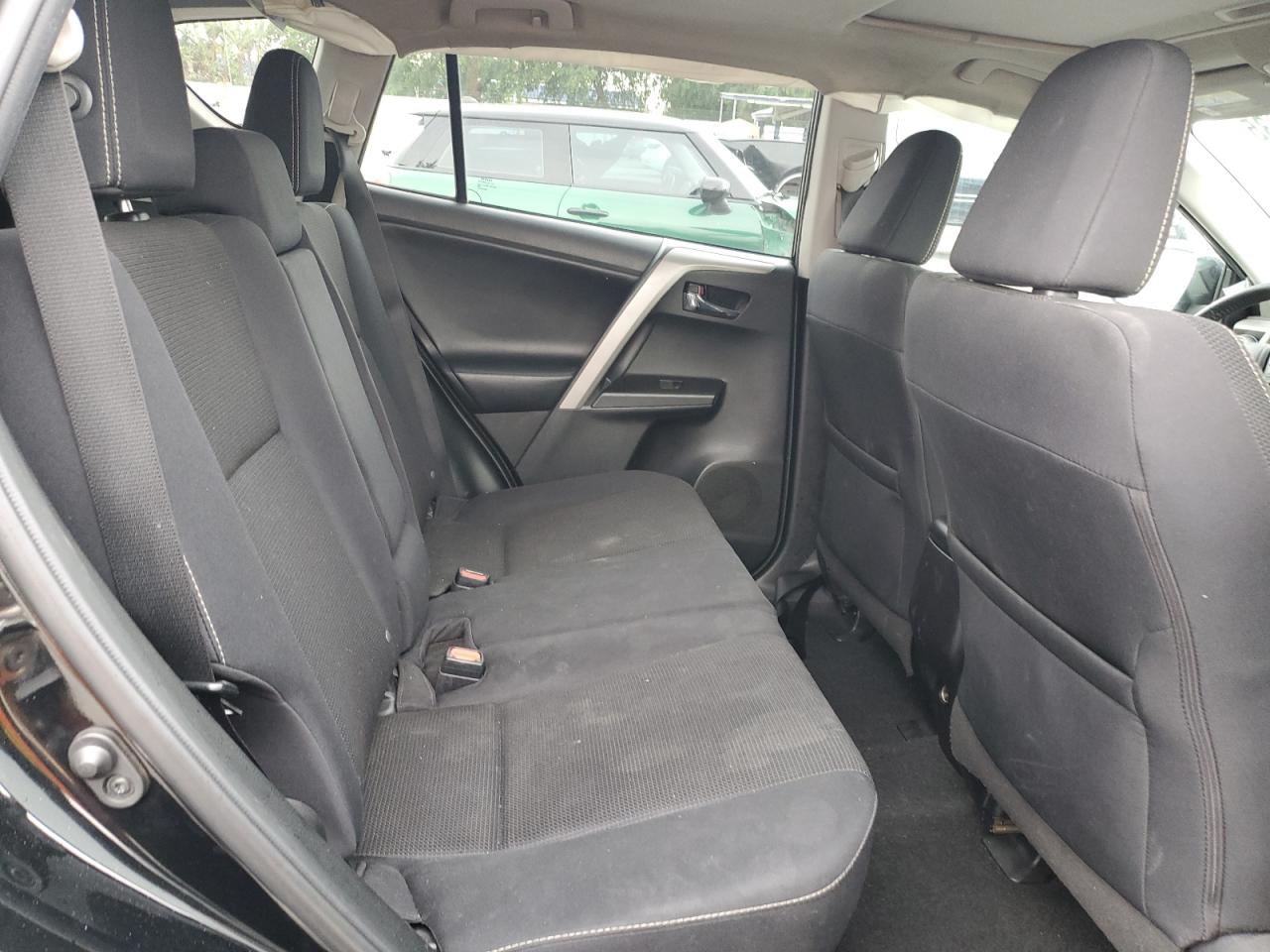 2018 Toyota RAV 4 - Image 11