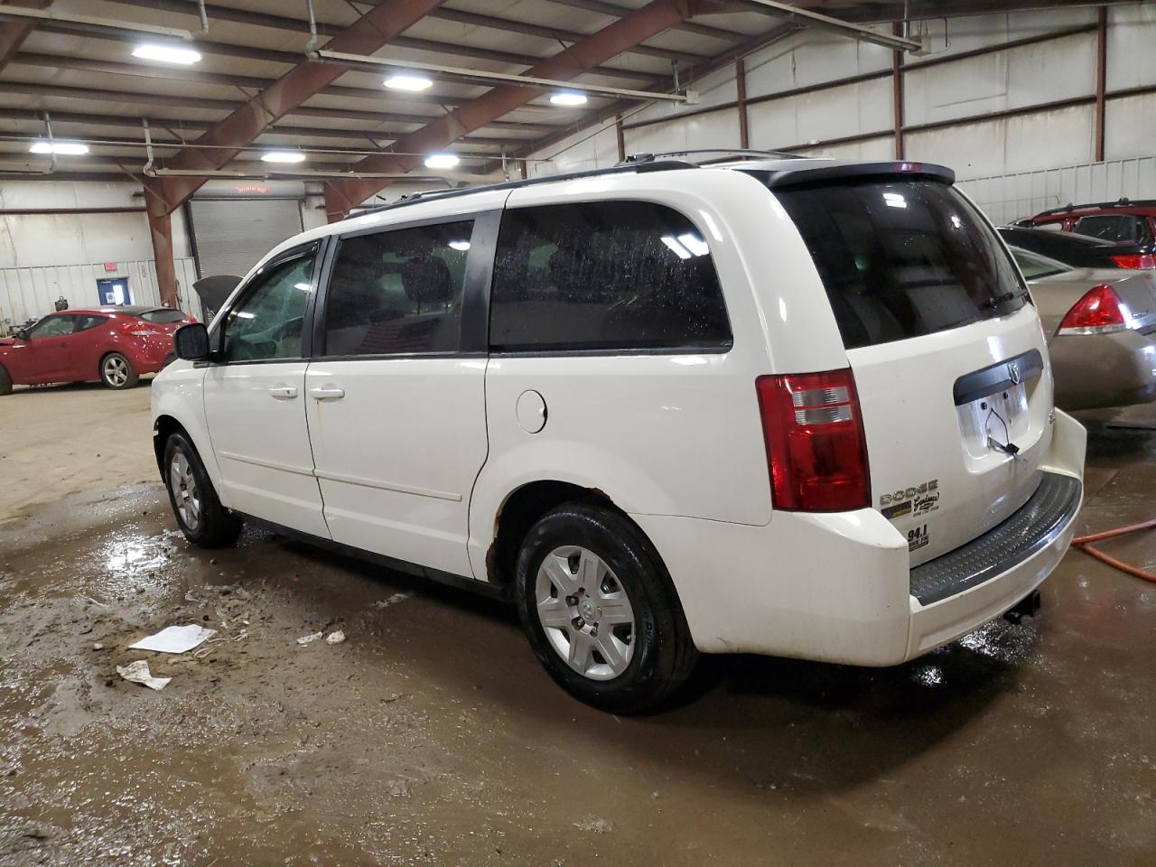2010 Dodge Caravan - Image 2