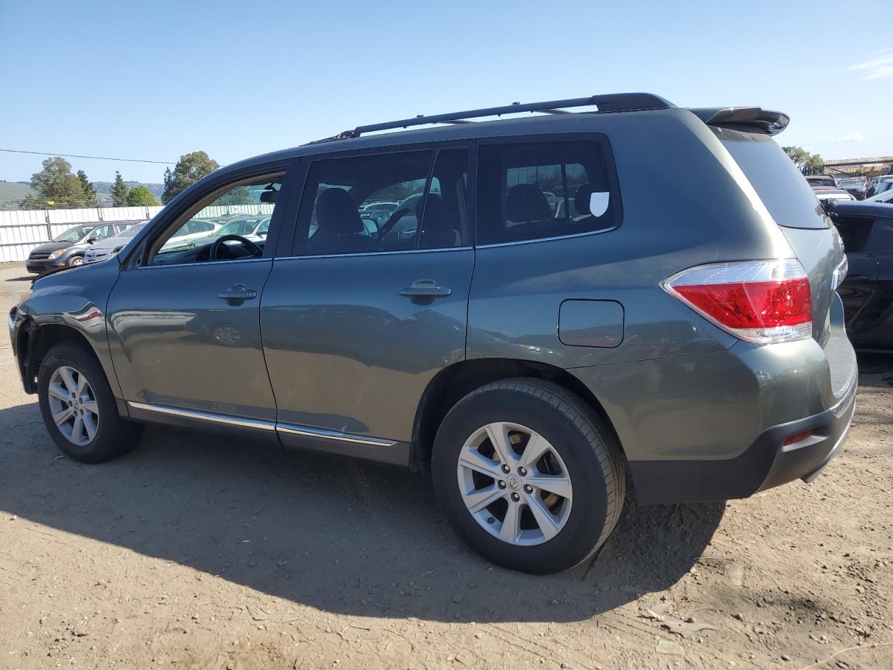 2013 Toyota Highlander - Image 2