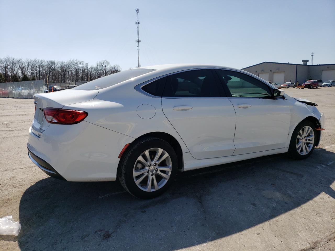 2015 Chrysler 200 - Image 3