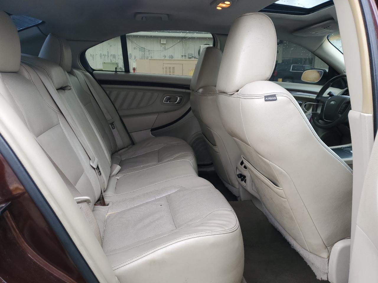 2010 Ford Taurus - Image 10