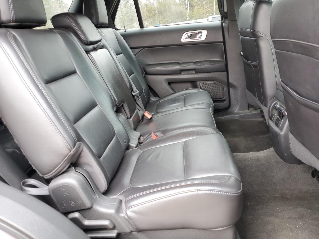 2013 Ford Explorer - Image 11