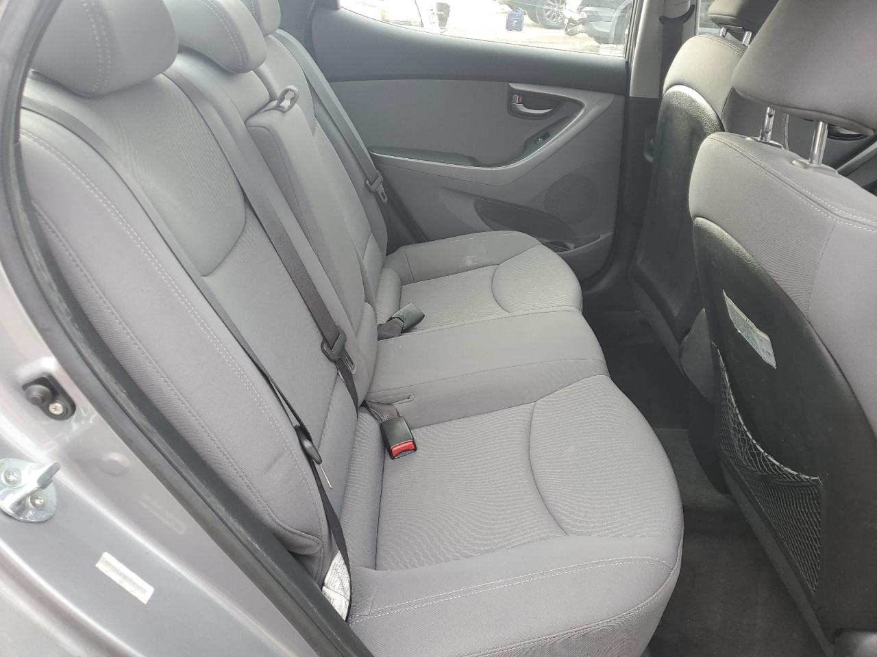 2014 Hyundai Elantra - Image 10