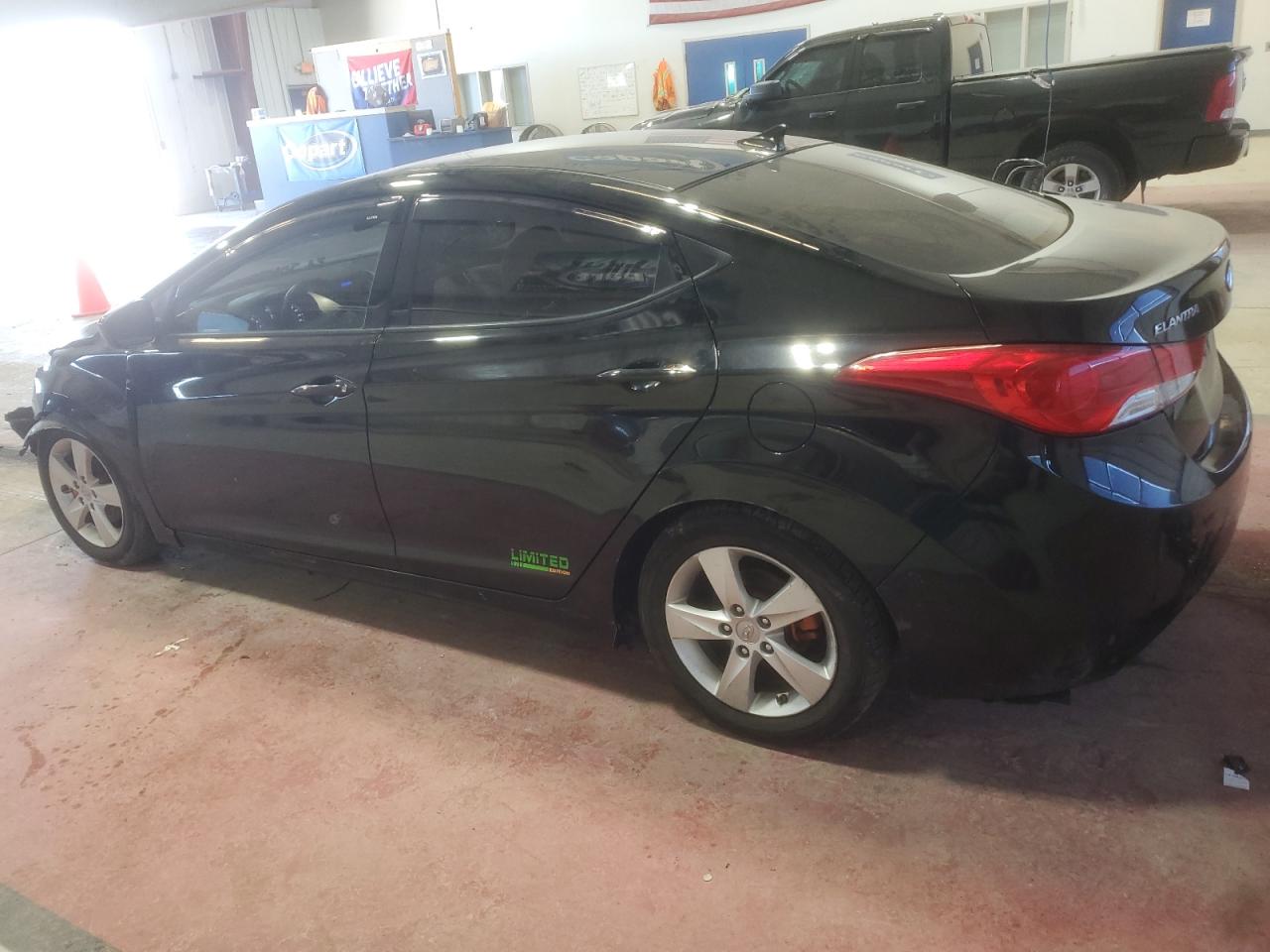 2013 Hyundai Elantra - Image 2
