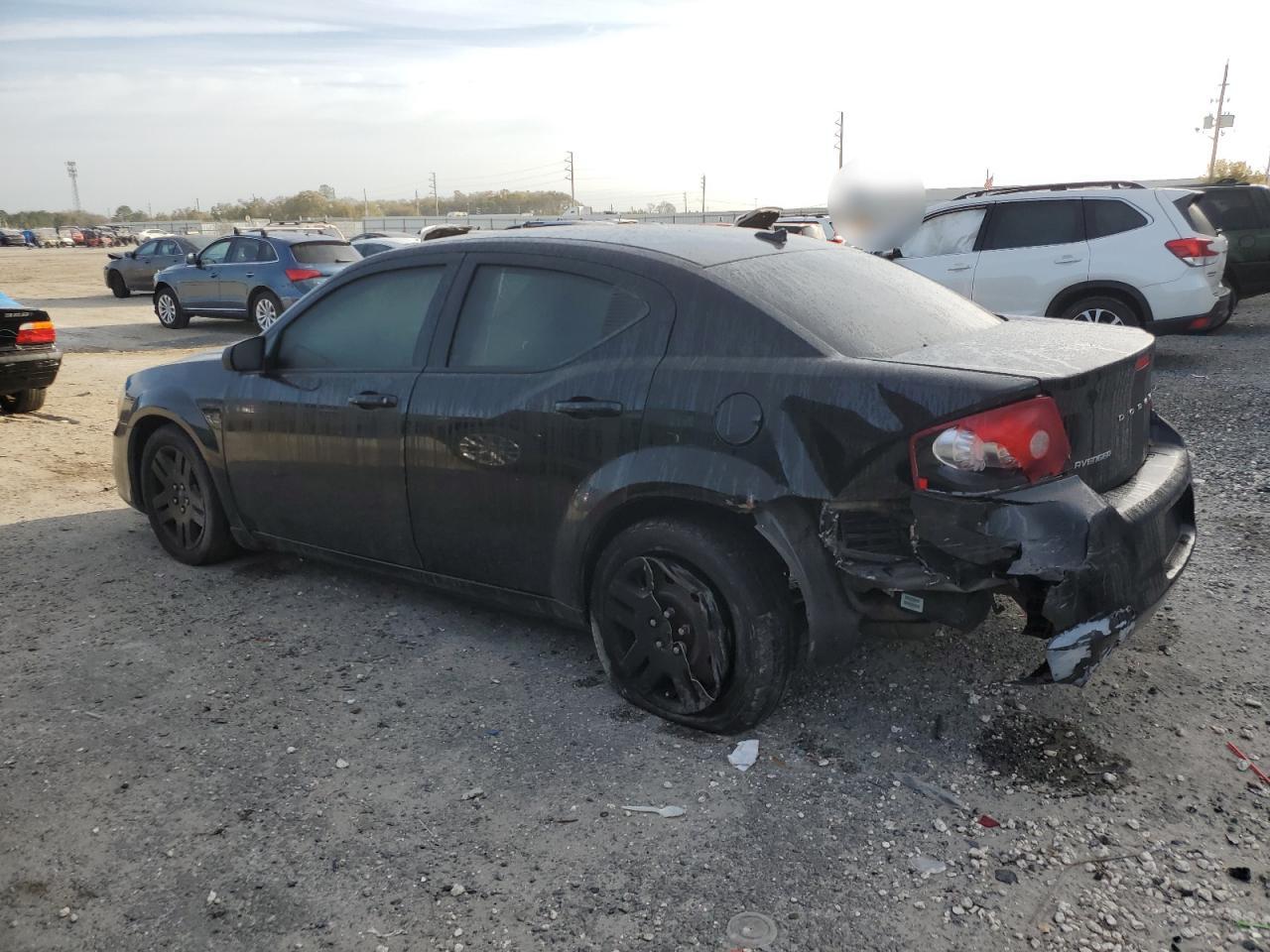 2014 Dodge Avenger - Image 2