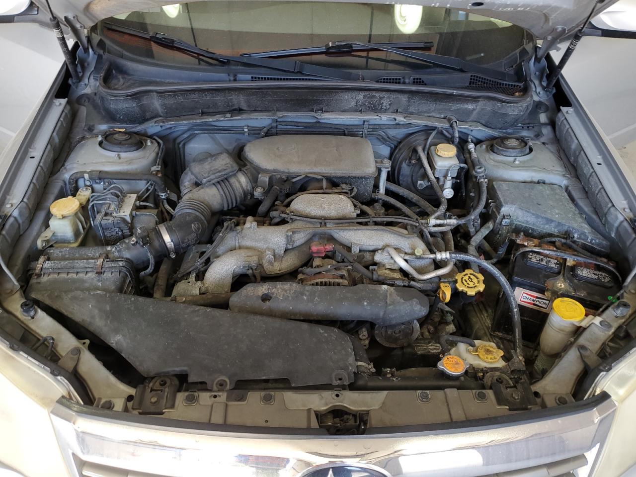 2010 Subaru Forester - Image 13