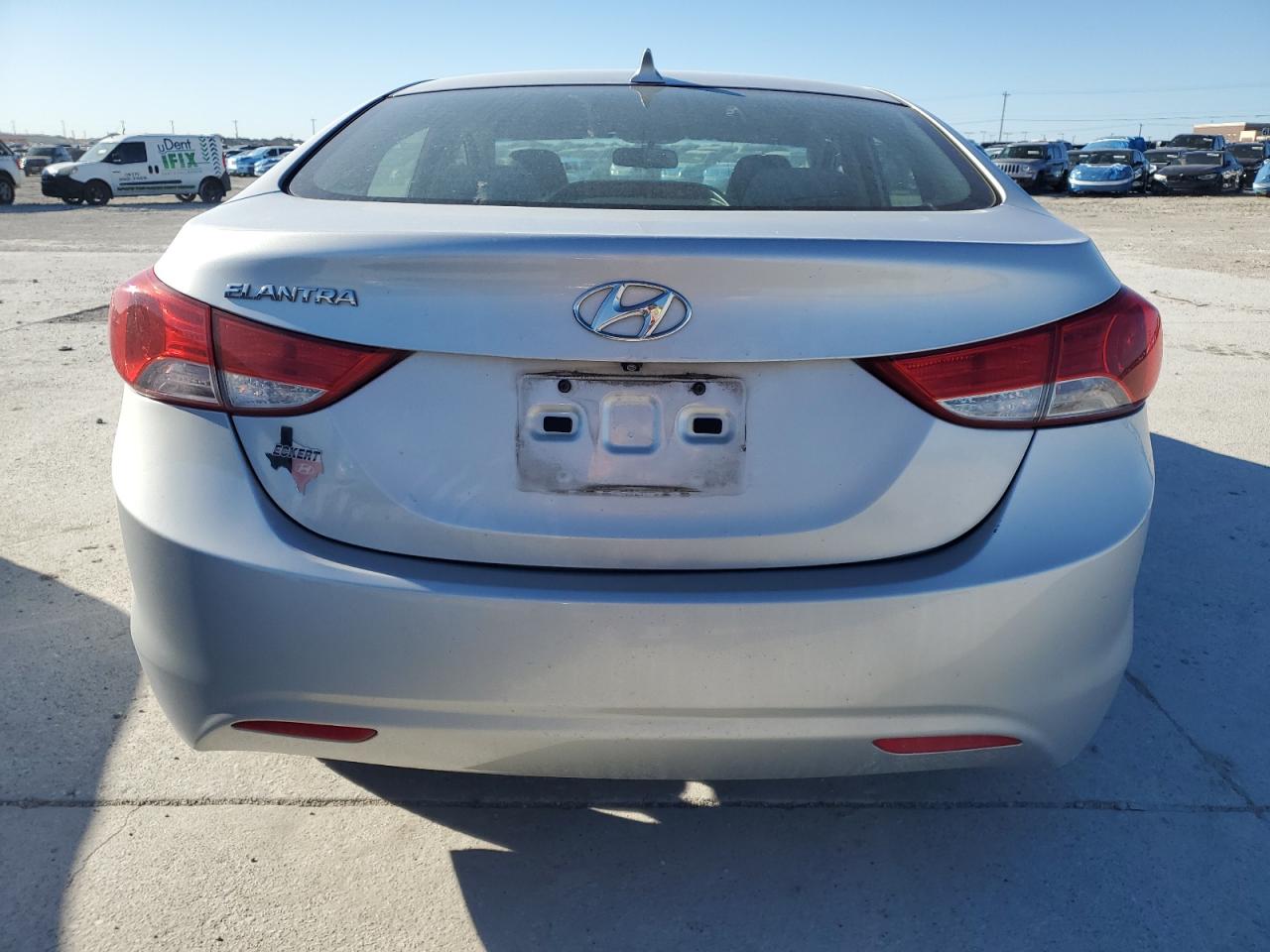 2011 Hyundai Elantra - Image 6