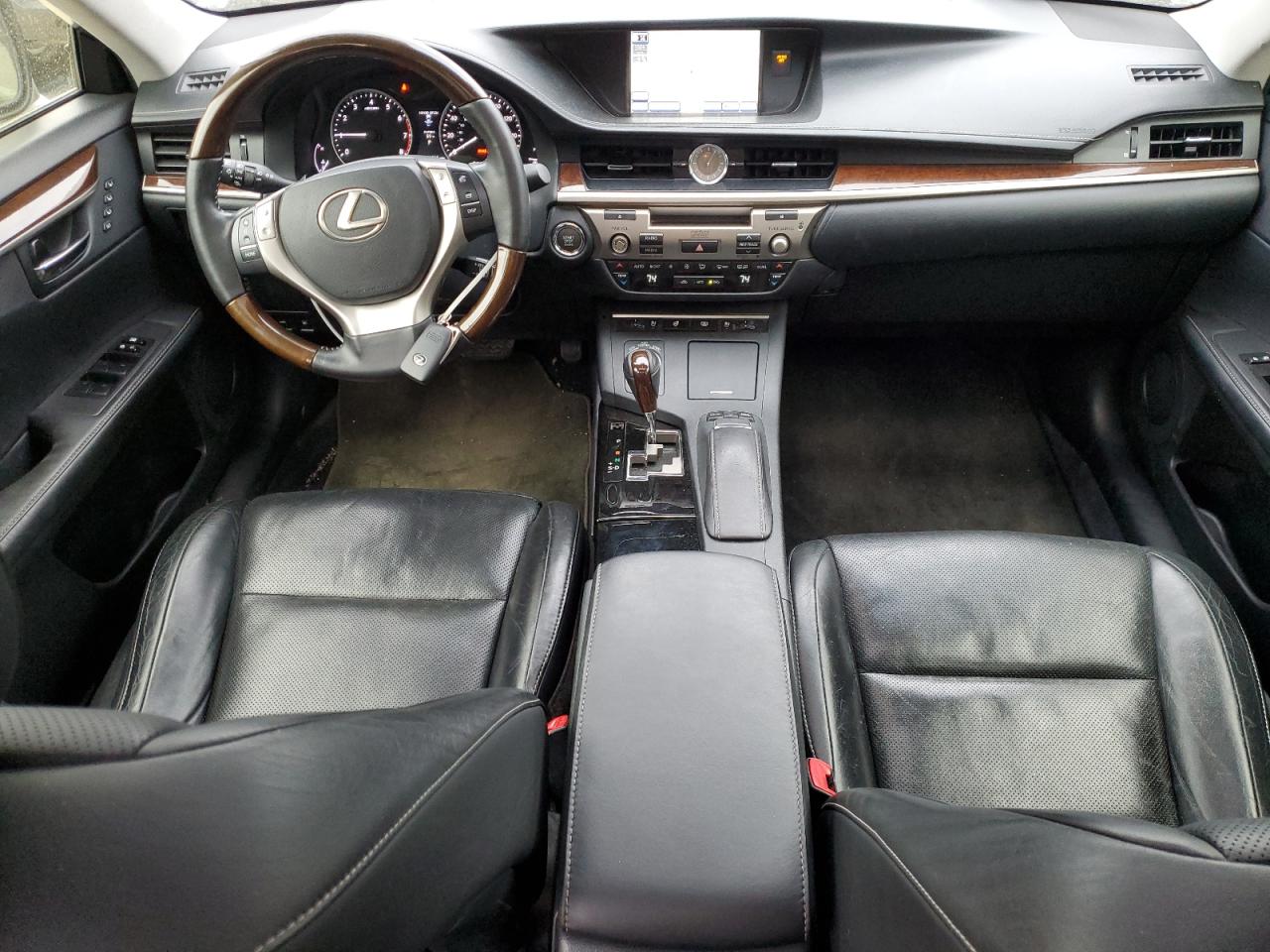 2014 Lexus ES - Image 8