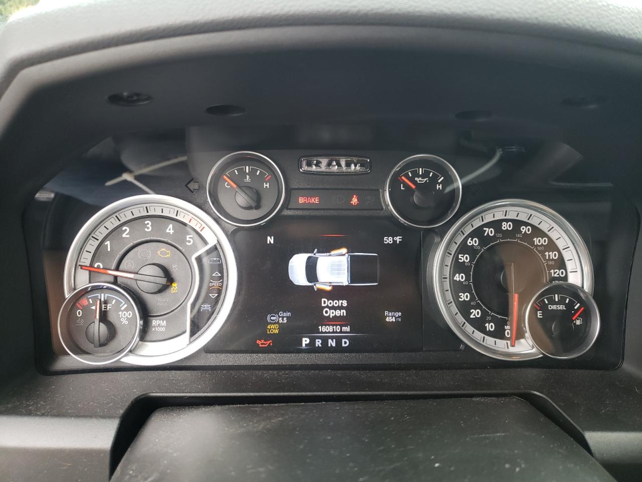 2016 RAM 1500 - Image 9
