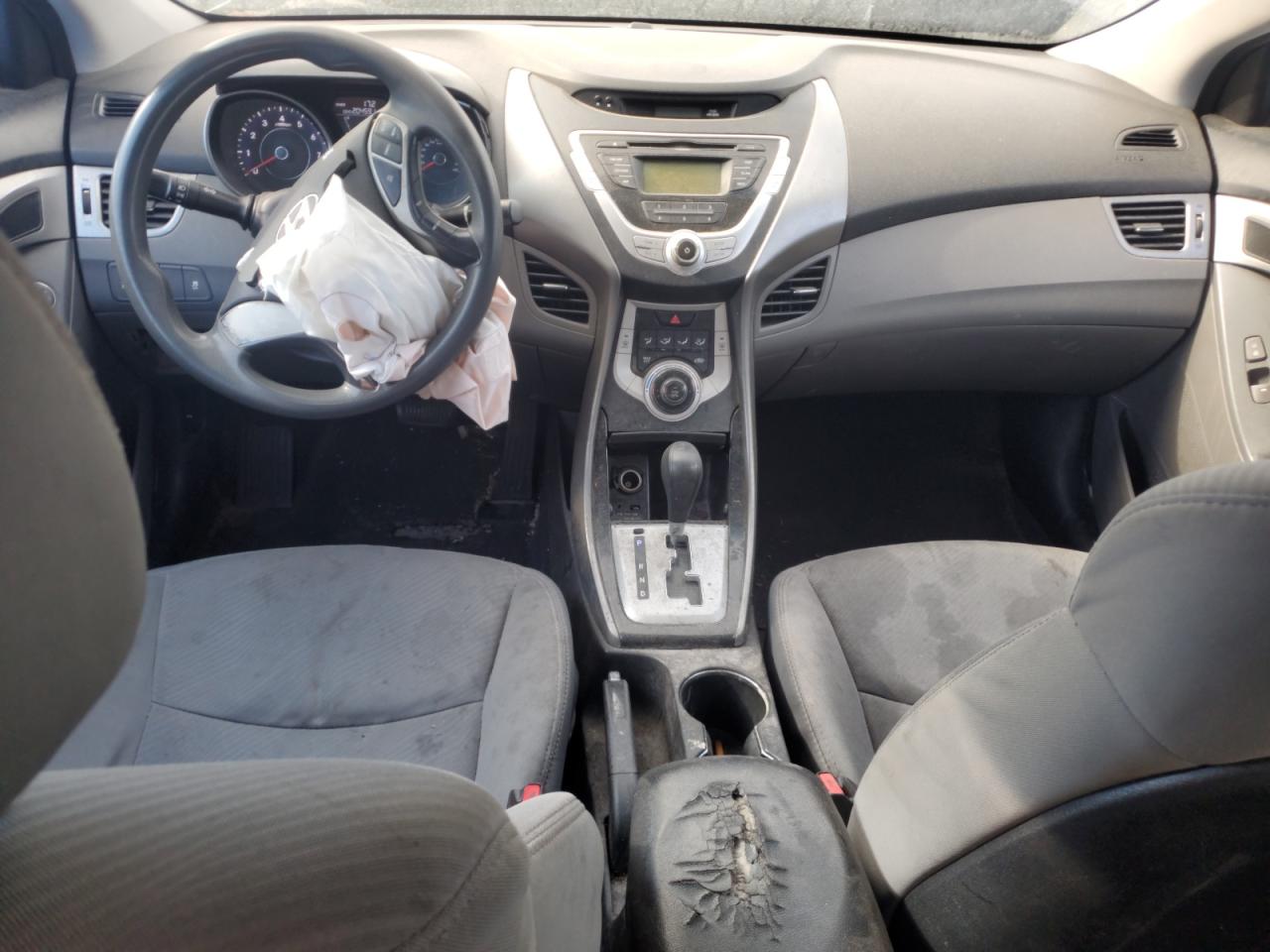 2012 Hyundai Elantra - Image 8
