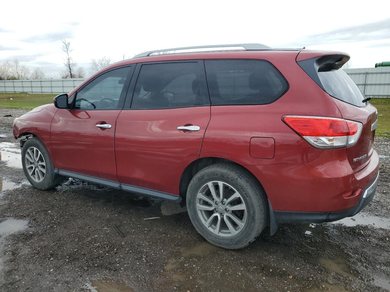 2016 Nissan Pathfinder - Image 2