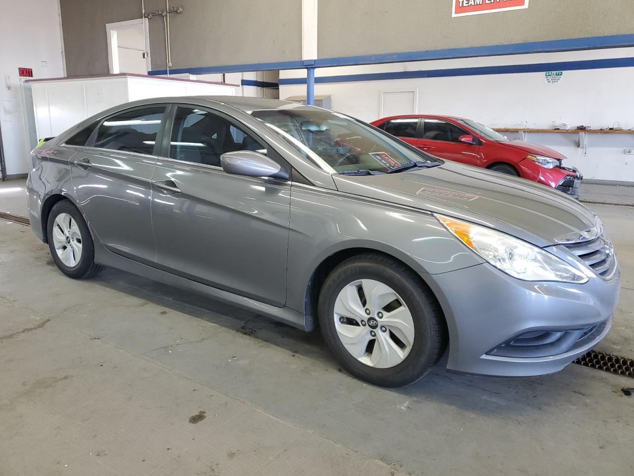 2014 Hyundai Sonata - Image 4