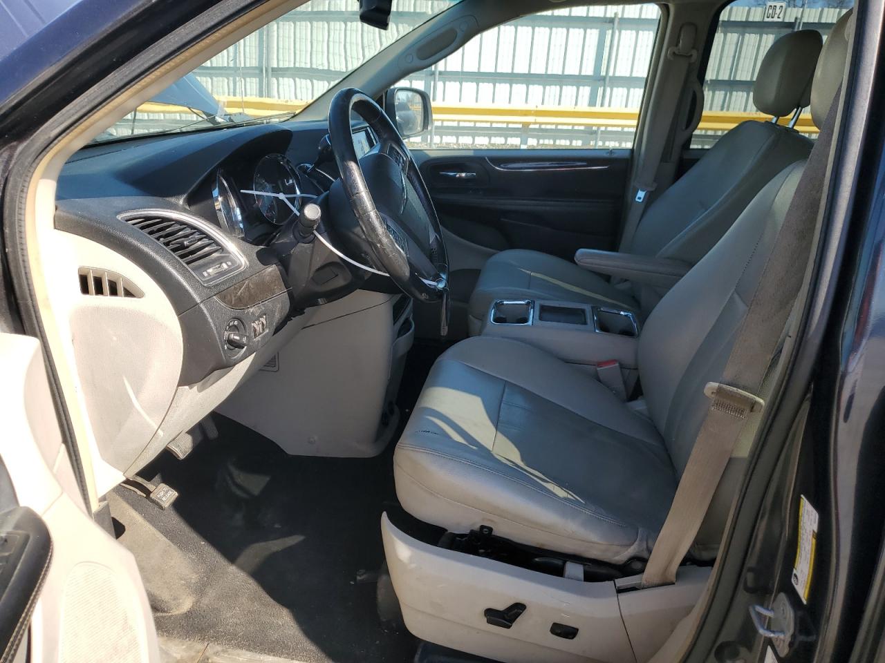 2013 Chrysler Town & Country - Image 7