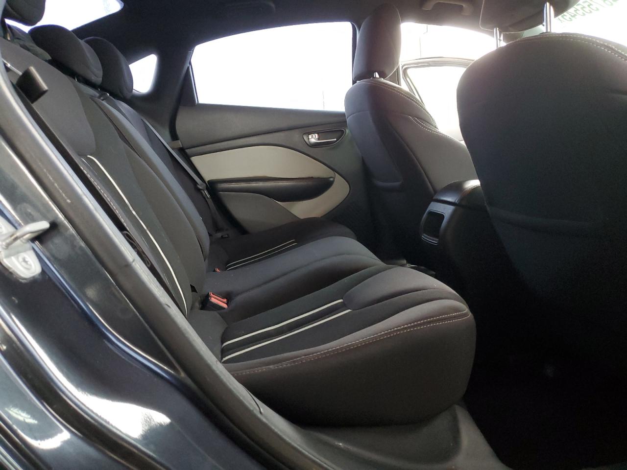 2014 Dodge Dart - Image 11