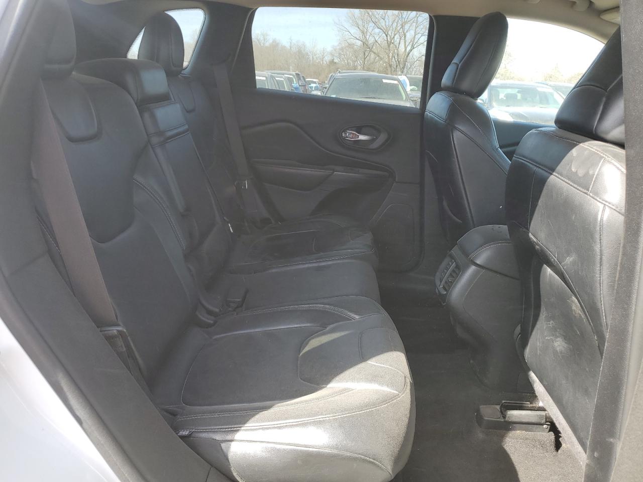 2014 Jeep Grand Cherokee - Image 11