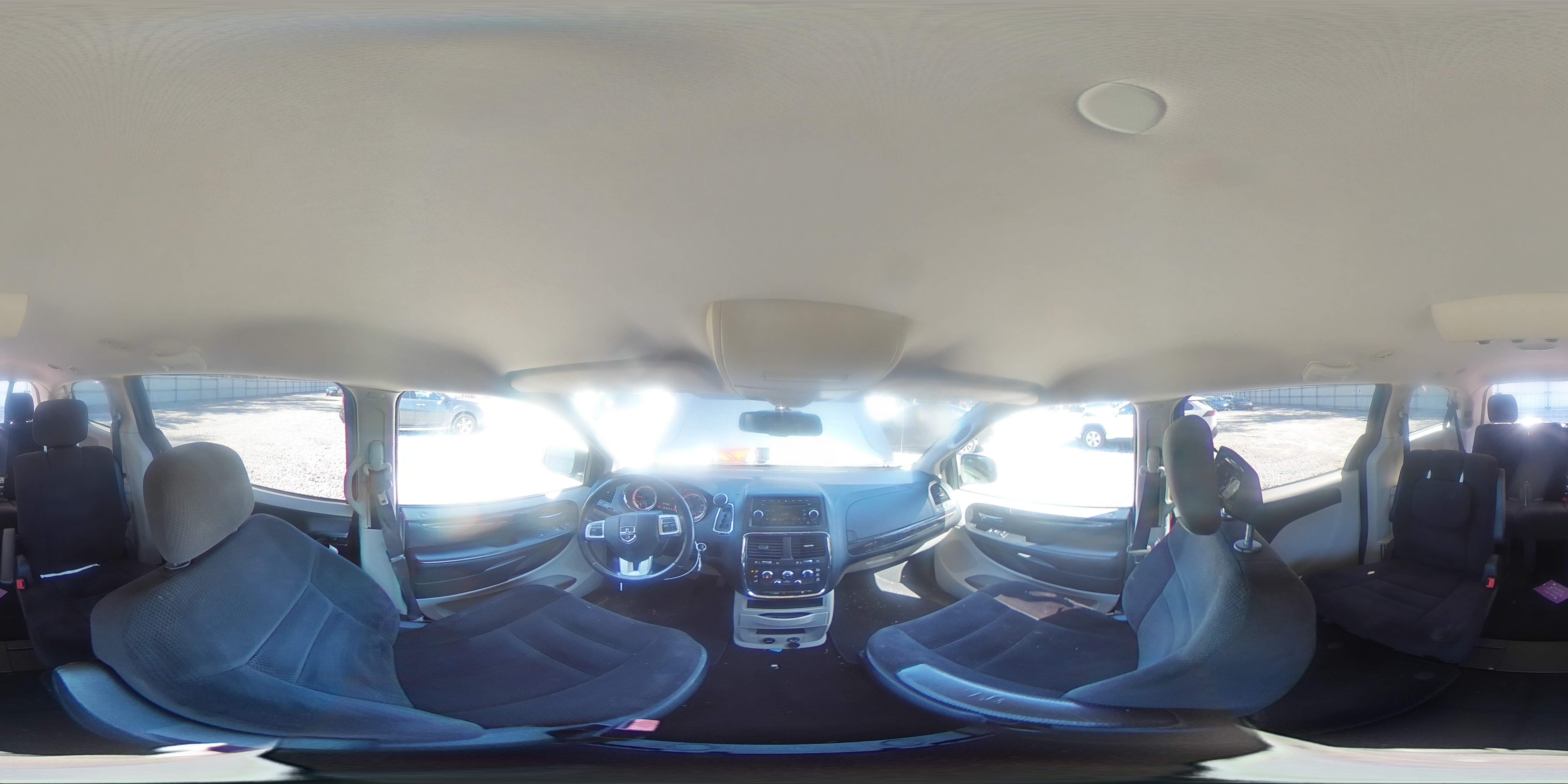 2014 Dodge Caravan - Image 13