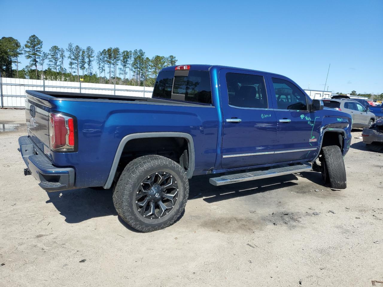 2016 GMC Sierra - Image 3