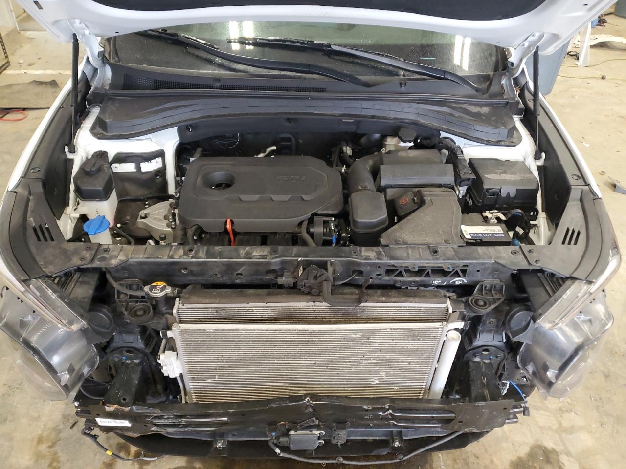2020 Hyundai Santa Fe - Image 11