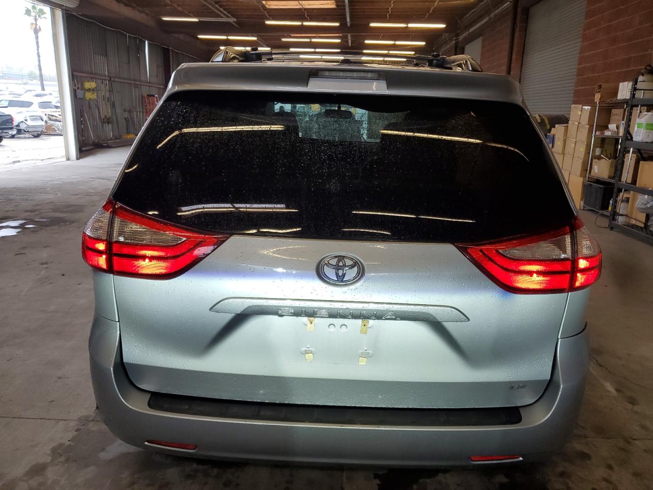 2017 Toyota Sienna - Image 6