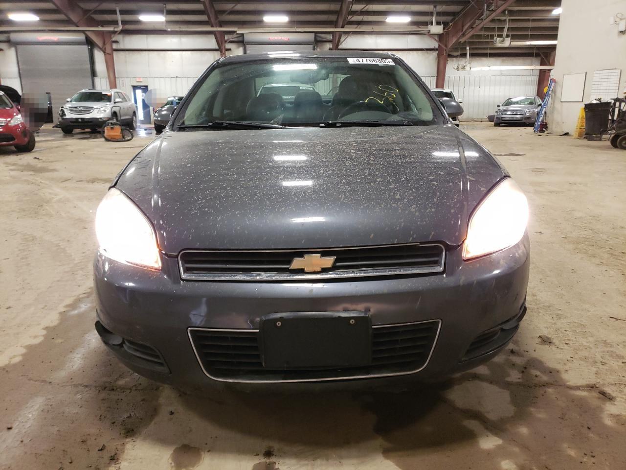 2010 Chevrolet Impala - Image 5