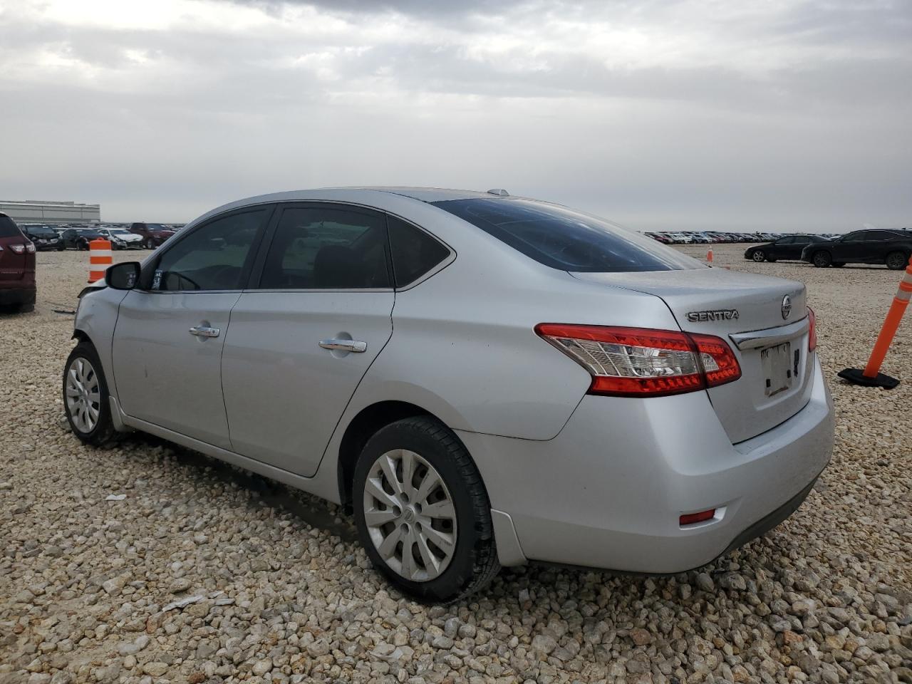 2015 Nissan Sentra - Image 2