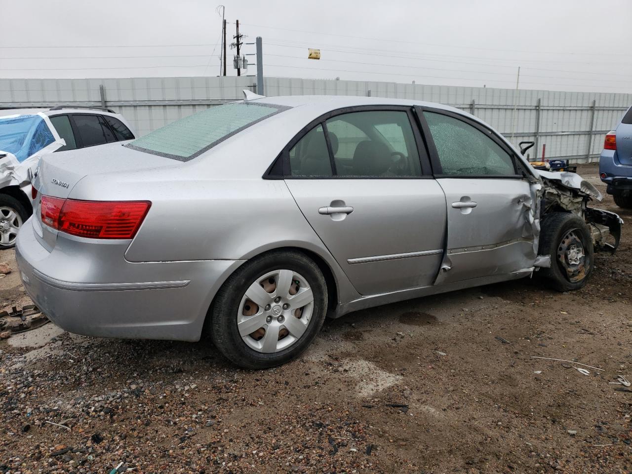 2010 Hyundai Sonata - Image 3