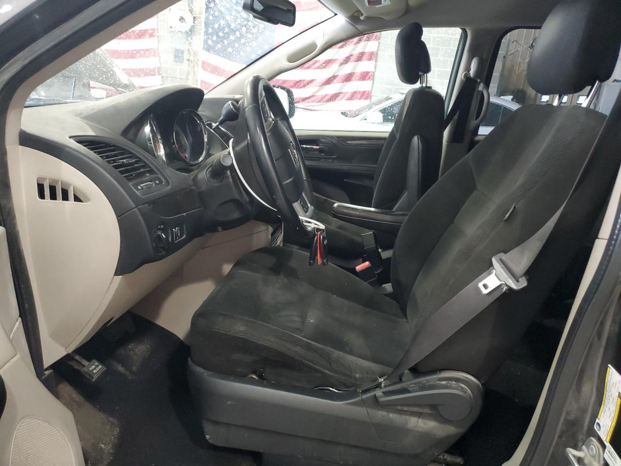 2016 Dodge Caravan - Image 7