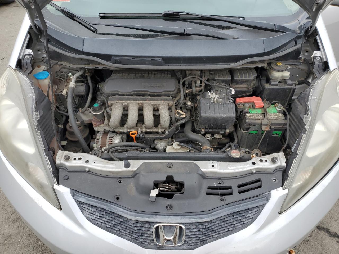 2013 Honda Fit - Image 11